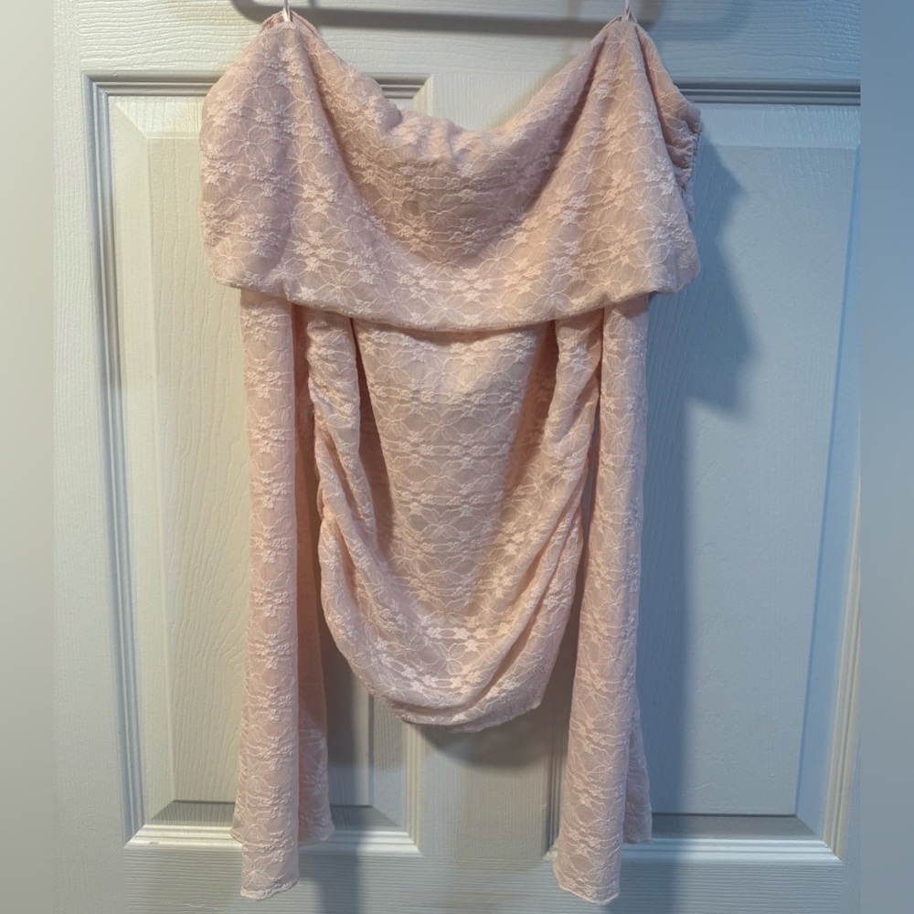 All in Favor - Lace Off-the-Shoulder Top - Pink - NWOT- Size Medium - Picture 5 of 8